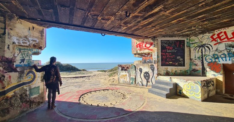 The coastal battery of Arros: a visit between  ...