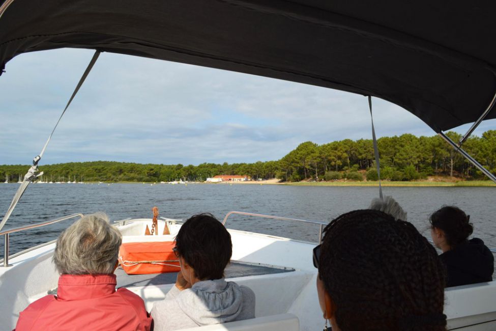 Excursion aboard the Vagabond du Lac