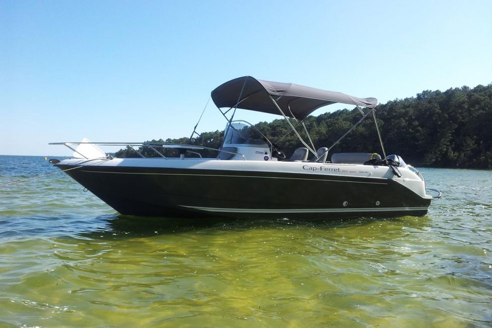 Excursion aboard the Vagabond du Lac
